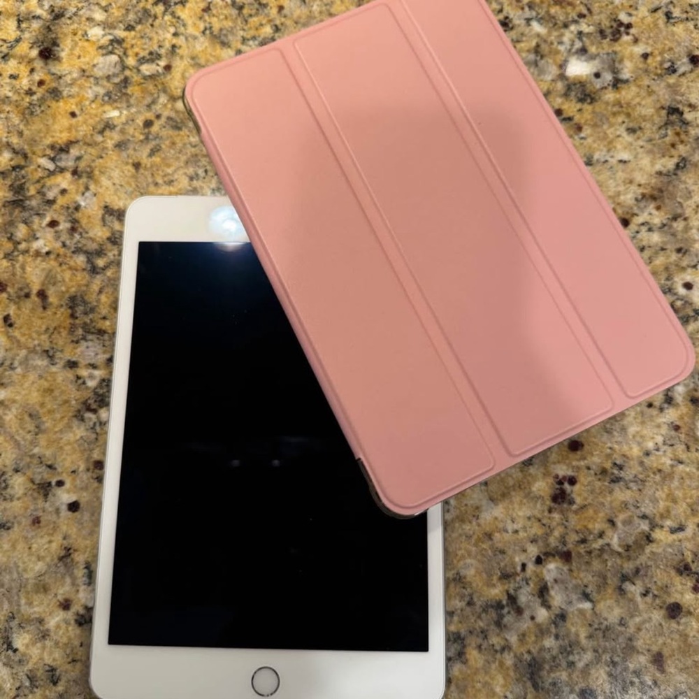 Apple iPad Mini 4, 64GB (Wi-Fi) 7.9-Inch iOS Tablet - Silver - Picture 8 of 8